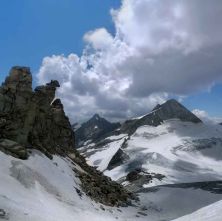 gefrorene-wand-spitzen reaching the clouds.jpg